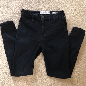 Black Hollister crop jeans